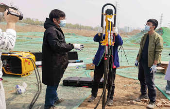 液壓取土鉆機(jī)現(xiàn)場實錄